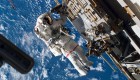 Astronautas reubican nave espacial Soyuz MS-18 en la EEI