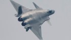 China exhibe sus nuevos aviones de combate furtivos
