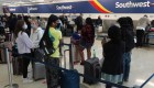 Caos tras cancelación de más de 2.300 vuelos de Southwest