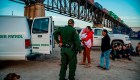 Buscan recompensar a familias de migrantes separadas durante la era Trump