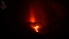 Mira el potente jet de lava que expulsa el volcán