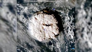Vulcanólogo explica la erupción del volcán submarino cerca a Tonga
