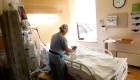 Más de 100.000 hospitalizados por covid-19 en EE.UU.