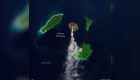 La erupción del volcán Anak Krakatoa desde el espacio