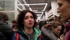 Ucranianos refugiados en una estación de metro se preguntan sobre su futuro