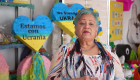 Latinos venden piñatas para ayudar a las víctimas de la guerra en Ucrania