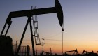 Precios del petróleo caen 30% en una semana