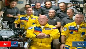 Aclaran controversia sobre trajes de cosmonautas rusos