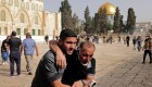 Video capta tensos momentos durante el enfrentamiento en una mezquita de Jerusalén
