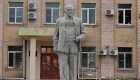 Reinstalan una estatua de Lenin una ciudad de Ucrania