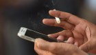 Baja el número de fumadores en el mundo, según estudio