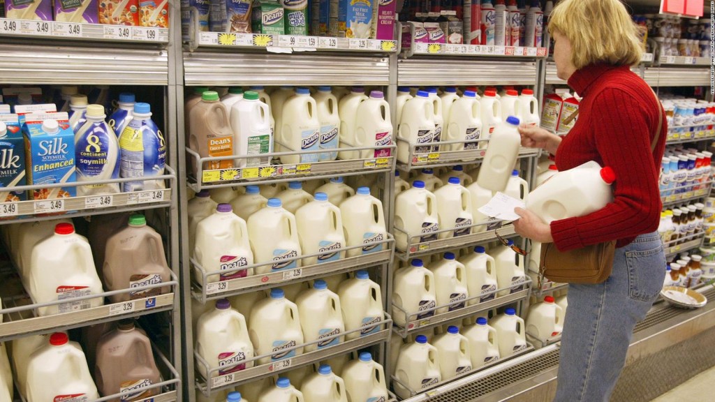 Por qué podrías pagar 50% más por la leche este año