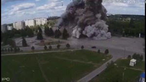 Misil ruso pulveriza Casa de la Cultura de Lozova, Járkiv