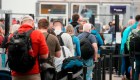EE.UU. levantaría restricción por covid-19 a viajeros