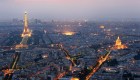 Vallas, andamios y cercos metálicos molestan a turistas en París