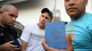 Los cubanos están huyendo de la isla en cifras récord