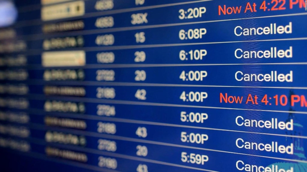 Cancelan más de 1.550 vuelos en EE.UU.