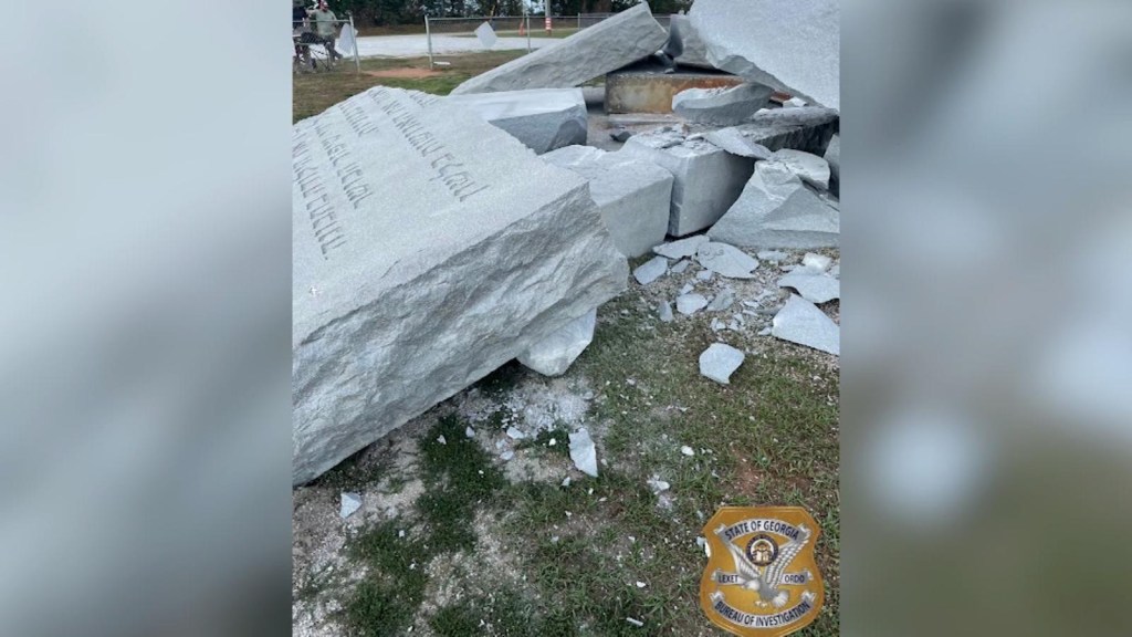 Investigan explosión de misterioso monumento en Georgia