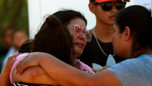 "Hay esperanza", dicen familiares de mineros atrapados en México