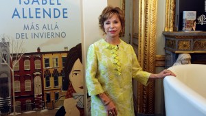Isabel Allende explica por qué no cambiaría su primera novela