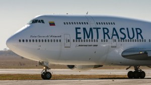 La justicia argentina incauta el avión venezolano retenido en Ezeiza