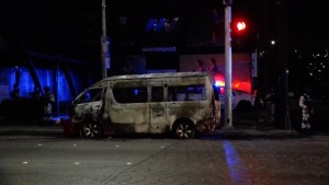 Violencia en Baja California deja decenas de vehículos incendiados