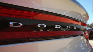 Dodge hará autos eléctricos ruidosos