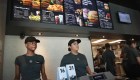 Nueva ley a favor de trabajadores de comida rápida en California