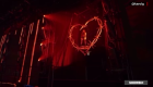 Karol G arranca su gira "$trip Love Tour" "volando" en un Ferrari sobre la audiencia