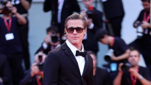 Brad Pitt lanza línea del cuidado de la piel sin género