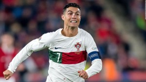 Cristiano Ronaldo se rompe la cara por Portugal