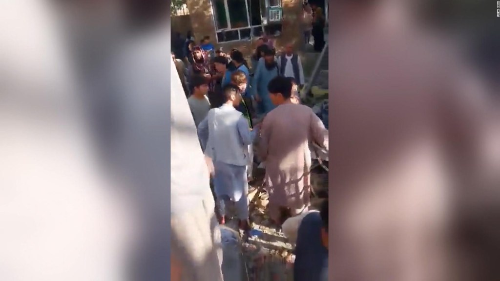 23 personas mueren en ataque suicida en escuela en Kabul