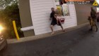 Video capta arresto de un hombre acusado de usar a bebé como escudo humano