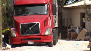 84 migrantes son rescatados en el sur de Texas