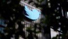 Ejecutivos de Twitter renuncian tras decisión de despidos masivos