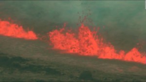 Alertan por calidad del aire ante erupción del volcán Mauna Loa