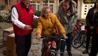 Niños ucranianos refugiados reciben regalos de Navidad