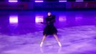 Mira a una patinadora recrear el baile viral de Jenna Ortega en "Wednesday"