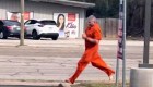 Un recluso es grabado mientras escapa de la policía en Texas