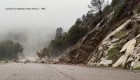 Rocas gigantes caen sobre la carretera de California por mal tiempo