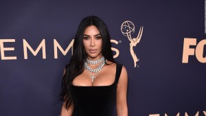 Kim Kardashian muestra chat familiar tras sismo en Los Ángeles