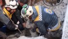 Terremoto en Siria: el tenso rescate de un niño en medio de los destrozos