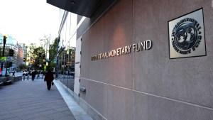 Jefa del FMI pide vigilancia sobre el sistema financiero mundial
