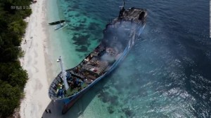 28 muertos por incendio y vuelco de un ferry en Filipinas