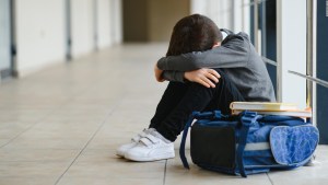 ¿Cómo puedes tratar el tema del "bullying" con tus hijos?