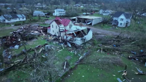 EE.UU.: siguen los tornados y se suma tormenta invernal