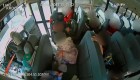 onductor de bus enfrenta cargos tras frenar bruscamente para aleccionar a niños