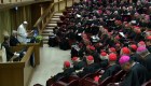El papa permite a las mujeres votar en sínodo de obispos