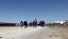 Chicago vive una crisis humanitaria por inmigrantes enviados desde Texas