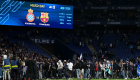 Aficionados del Espanyol invadieron el campo mientras el Barça celebraba